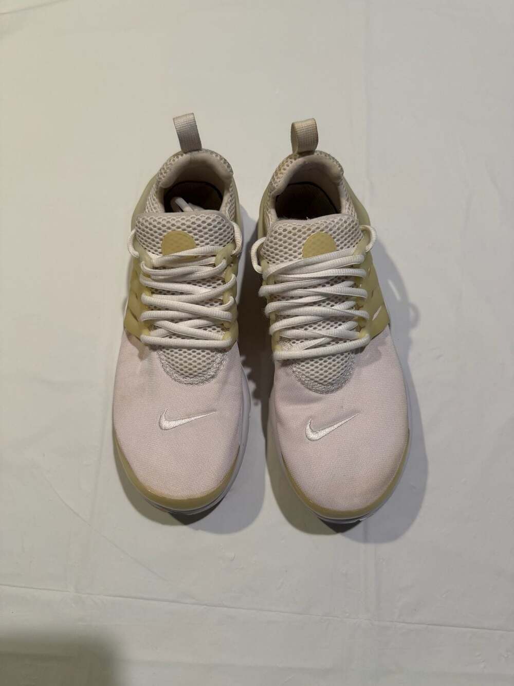 Nike Air Presto Casual Sneakers in Triple White/Light Bone Size 7/ 8.5 women